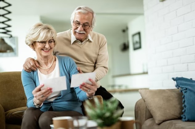 What are the important things that seniors should know before purchasing life insurance?