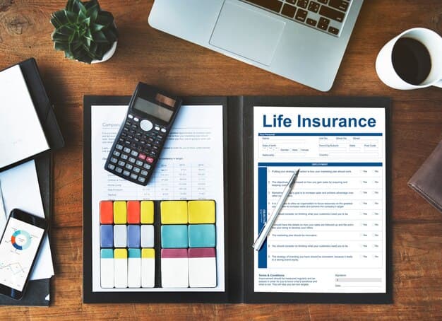 Using a Cash Value Life Insurance Calculator: Simplifying Policy Analysis